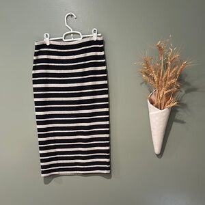 Max Studio (Edit) Black Cream Stripe Pencil Skirt. Elastic Waist XSmall NWOT